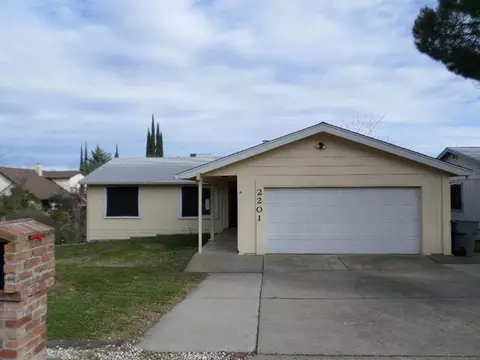 2201 Oak Ridge Dr, Redding, CA 96001 photo 1