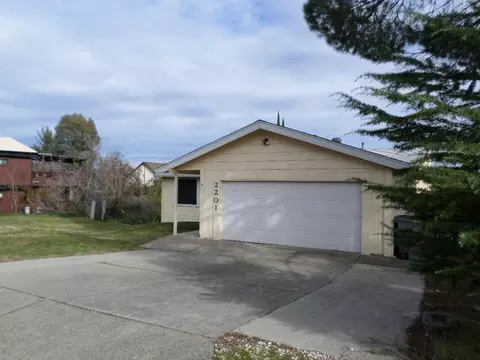 2201 Oak Ridge Dr, Redding, CA 96001 photo 2