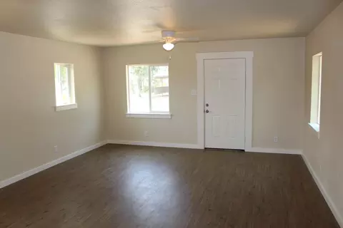 1279 Deodar Way, Redding, CA 96003 photo 2