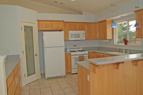 3396 Old Lantern Dr, Redding, CA 96003 photo 8