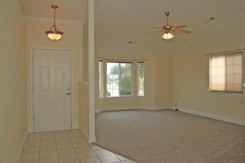 3396 Old Lantern Dr, Redding, CA 96003 photo 4
