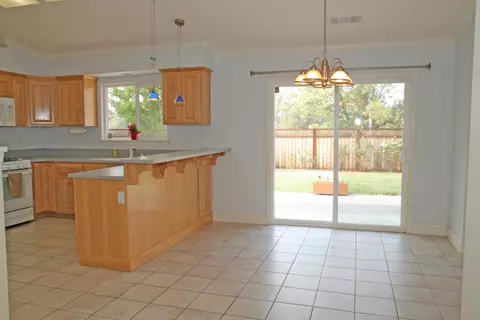 3396 Old Lantern Dr, Redding, CA 96003 photo 6