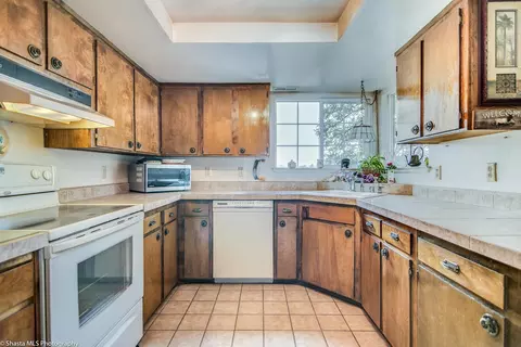 3655 Elizabeth Way, Redding, CA 96001 photo 5