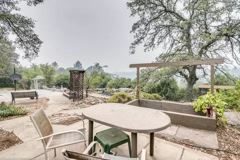 3655 Elizabeth Way, Redding, CA 96001 photo 29