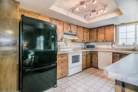 3655 Elizabeth Way, Redding, CA 96001 photo 4