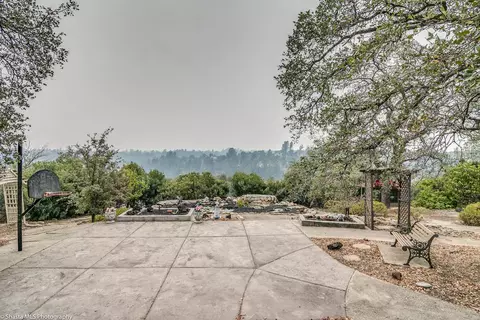 3655 Elizabeth Way, Redding, CA 96001 photo 26
