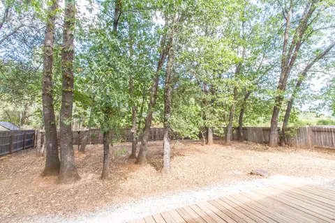 3357 Lawrence Rd, Redding, CA 96002 photo 5