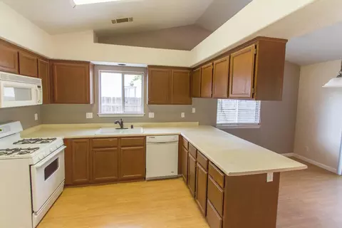 3357 Lawrence Rd, Redding, CA 96002 photo 3