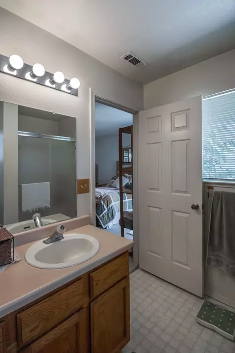 3041 Seminole Dr, Redding, CA 96001 photo 11