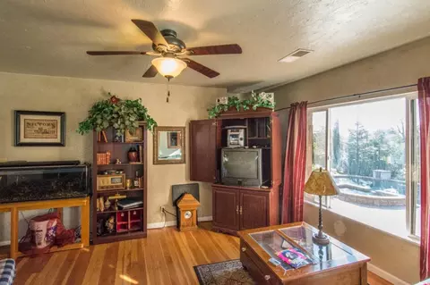 1306 Willis St, Redding, CA 96001 photo 20
