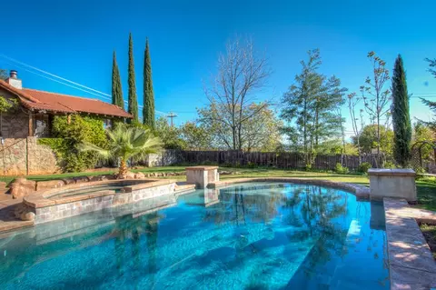 1306 Willis St, Redding, CA 96001 photo 3