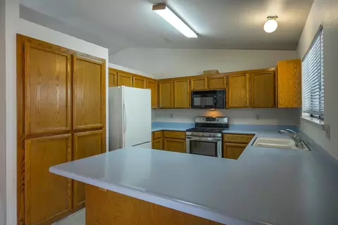 2536 Candlewood Dr, Redding, CA 96003 photo 3