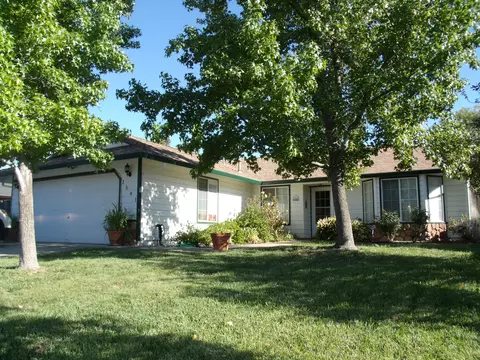 2541 Viking Way, Redding, CA 96003 photo 2