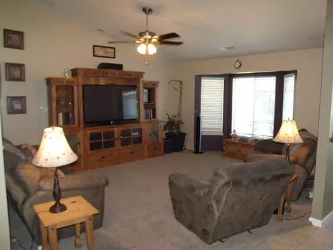 2541 Viking Way, Redding, CA 96003 photo 3