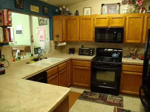 2541 Viking Way, Redding, CA 96003 photo 5