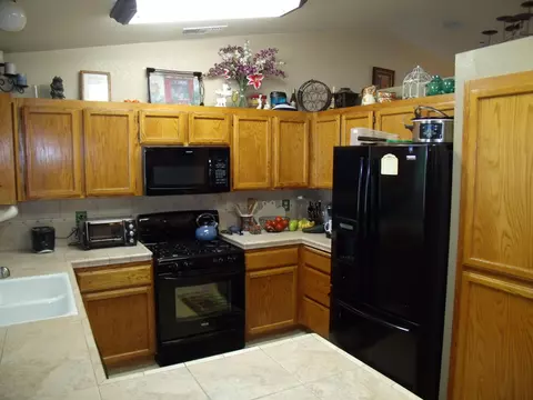 2541 Viking Way, Redding, CA 96003 photo 6