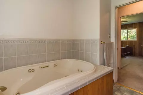 3187 Sacramento Dr, Redding, CA 96001 photo 11