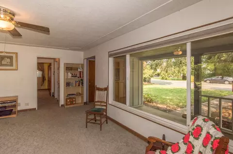 3187 Sacramento Dr, Redding, CA 96001 photo 5