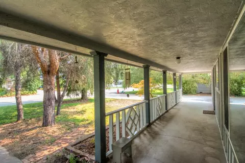 3187 Sacramento Dr, Redding, CA 96001 photo 3