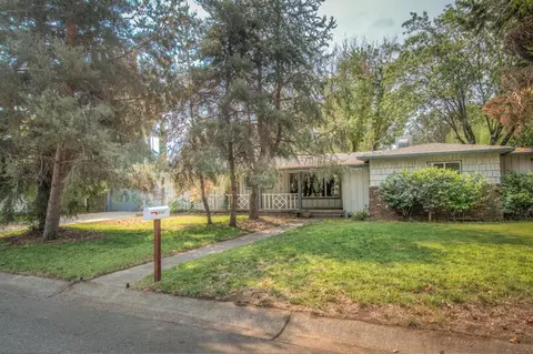3187 Sacramento Dr, Redding, CA 96001 photo 2