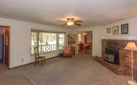 3187 Sacramento Dr, Redding, CA 96001 photo 4