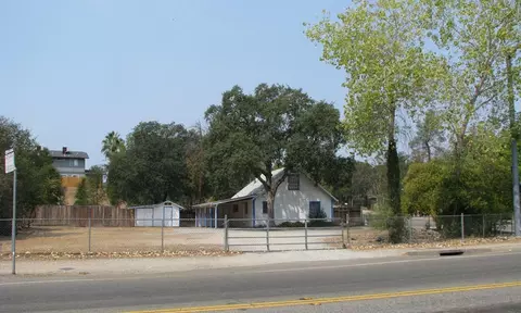 1721 Dana Dr, Redding, CA 96003 photo 3
