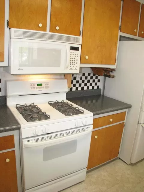 2172 Solar Way, Redding, CA 96002 photo 5