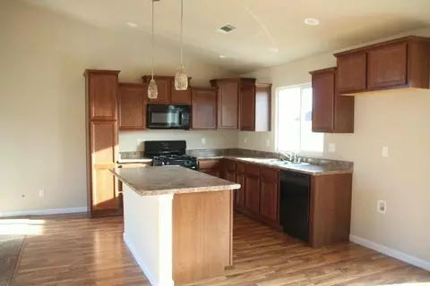 7186 Daybreak Ct, Redding, CA 96001 photo 3