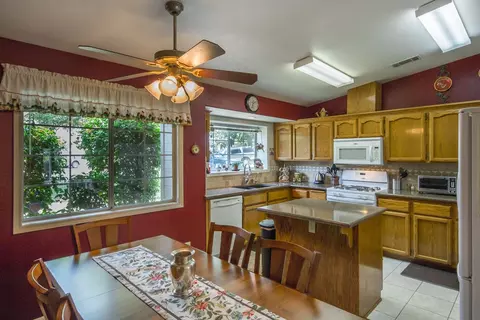 2133 Wicklow St, Redding, CA 96001 photo 4