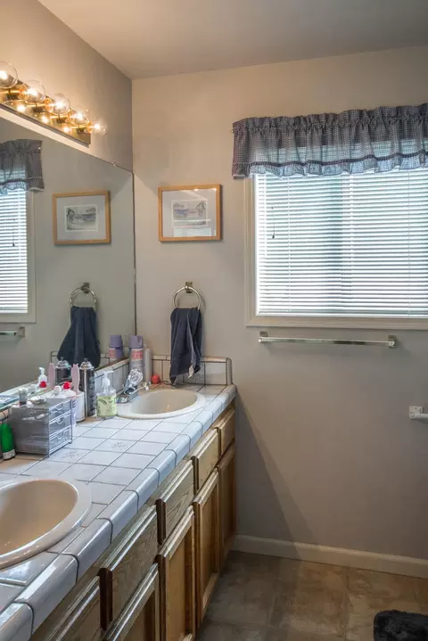 2133 Wicklow St, Redding, CA 96001 photo 8