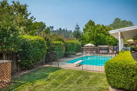 2133 Wicklow St, Redding, CA 96001 photo 13