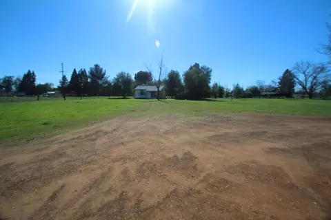 7053 Aviator Ln, Redding, CA 96002 photo 3