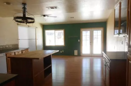 1902 Yahi Ln, Redding, CA 96002 photo 2