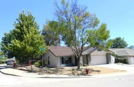 1902 Yahi Ln, Redding, CA 96002 photo 1
