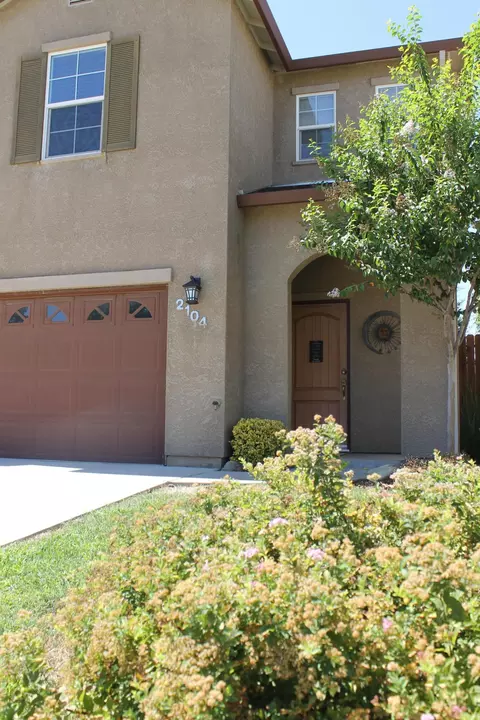 2104 Tuscany Way, Redding, CA 96003 photo 2