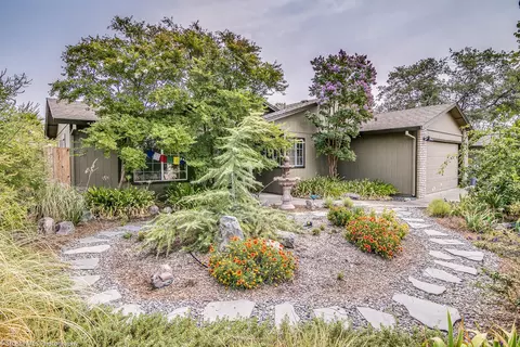 2992 Seminole Dr, Redding, CA 96001 photo 1
