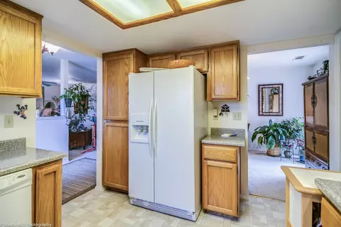 2992 Seminole Dr, Redding, CA 96001 photo 4