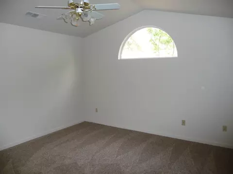 511 Olympic St, Redding, CA 96003 photo 10