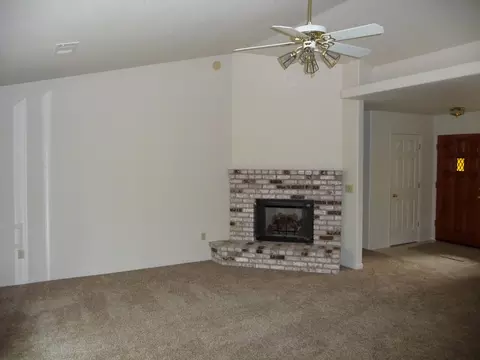 511 Olympic St, Redding, CA 96003 photo 5