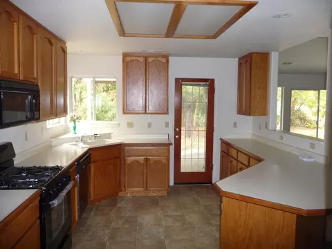 511 Olympic St, Redding, CA 96003 photo 2