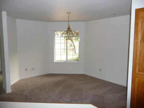511 Olympic St, Redding, CA 96003 photo 4