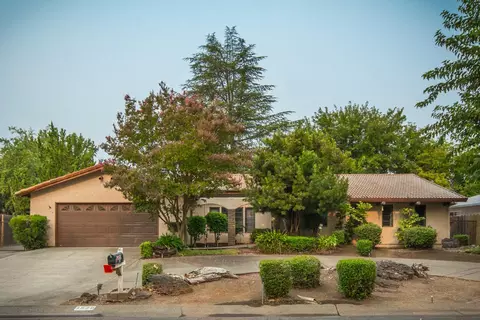 3520 Riverview Dr, Redding, CA 96001 photo 1