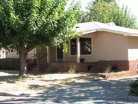 2475 Waldon Dr, Redding, CA 96001 photo 3