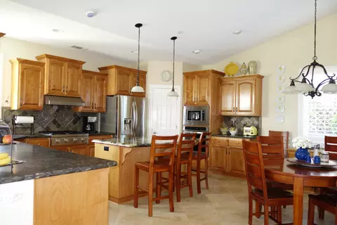 3371 Old Lantern Dr, Redding, CA 96003 photo 2