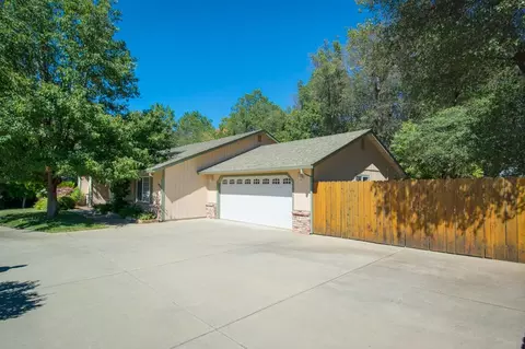 1984 Catherine Way, Redding, CA 96002 photo 4