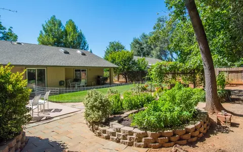 1984 Catherine Way, Redding, CA 96002 photo 13