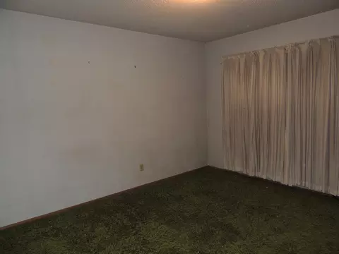 5038 Debbie Ln, Redding, CA 96002 photo 6