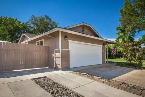 1796 Kildare Dr, Redding, CA 96001 photo 2