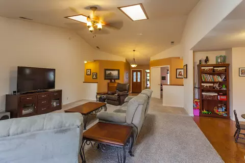 2290 Cumberland Dr, Redding, CA 96001 photo 10