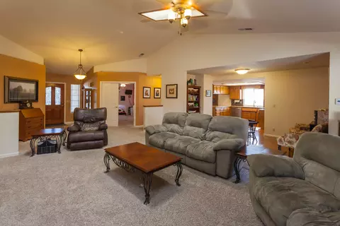 2290 Cumberland Dr, Redding, CA 96001 photo 11